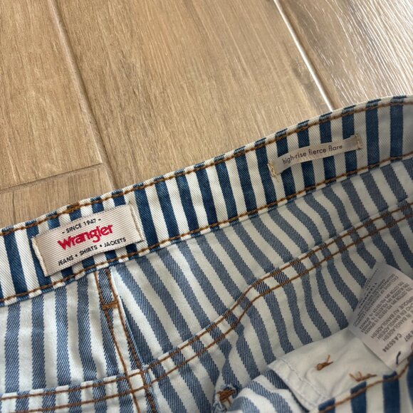 Wrangler High Rise Fierce Flare Jeans Women's 16 x 30 Blue White Stripe Cowgirl - Picture 2 of 8